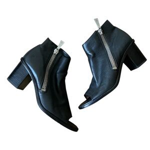 FRYE Brielle Black Leather Peep Toe Ankle Boots with Zipper Stacked Heel Sz 8.5